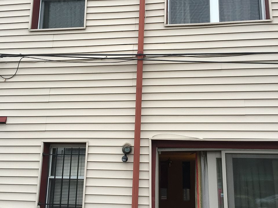 1st image of 2710 S Hutchinson St