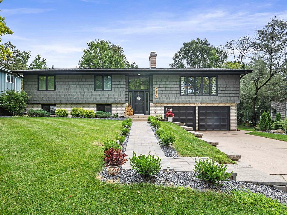 910 Pine Ridge Dr, Green Bay, WI 54311 | Zillow