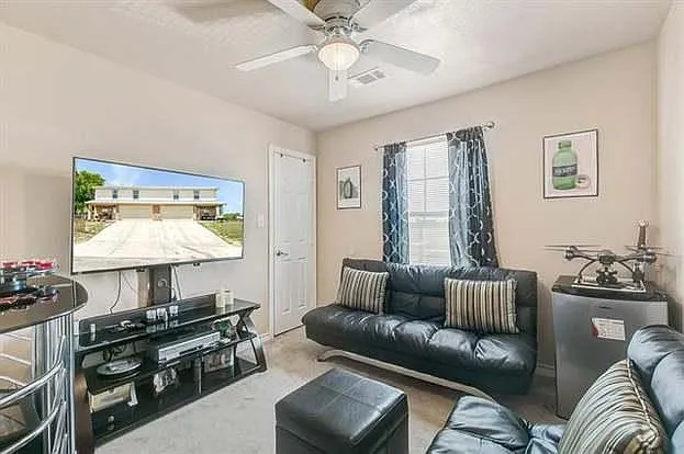 3152 Karen St — Photo 26