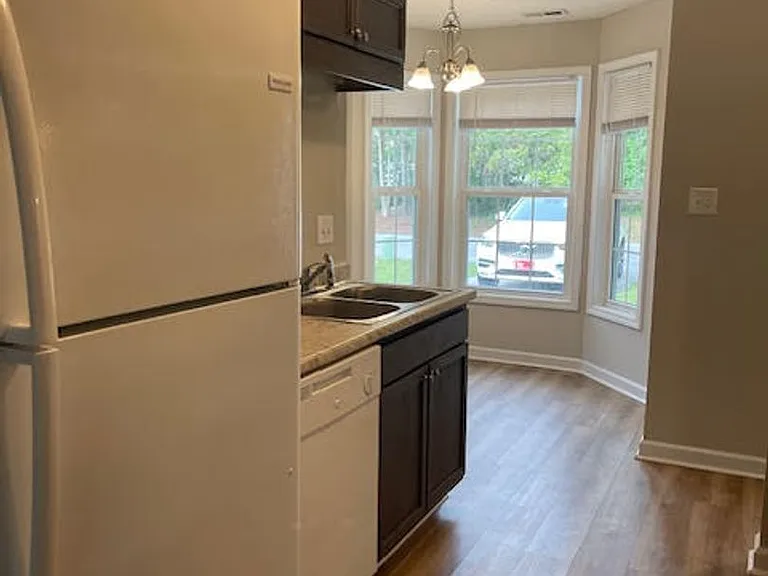 1951 Rolling Ridge Dr — Photo 4