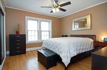 3rd image of 1956 W Melrose St #101