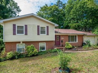 1223 Fox Run Dr, Charlotte, NC 28212