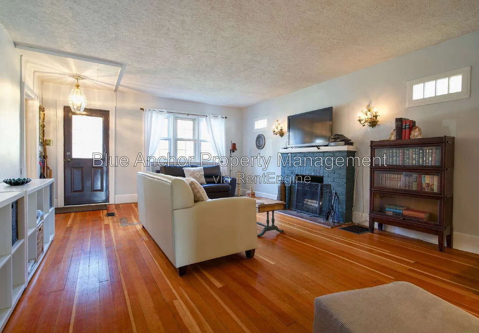 3 bed, 1.5 bath, 1450 sqft, $2,285 — Photo 3