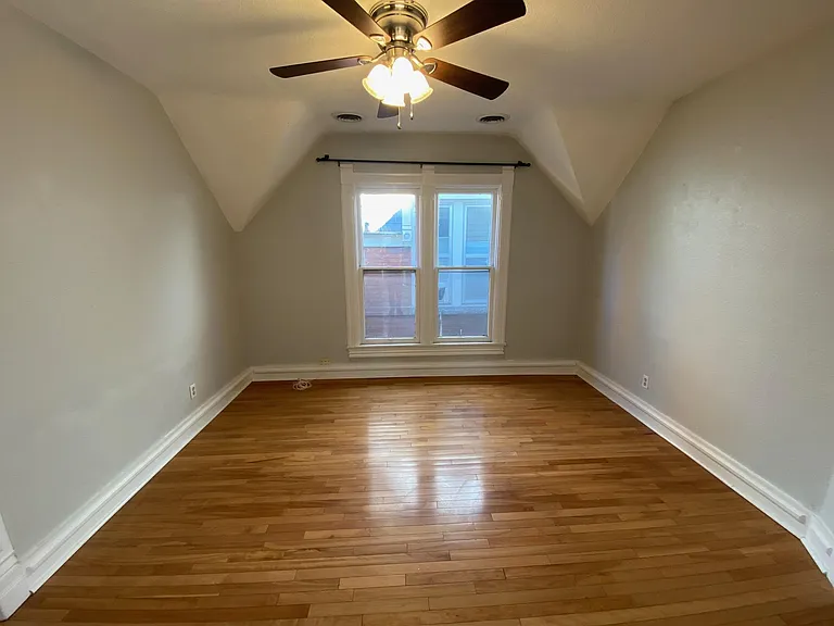 220 W 2nd Ave #2 — Photo 8