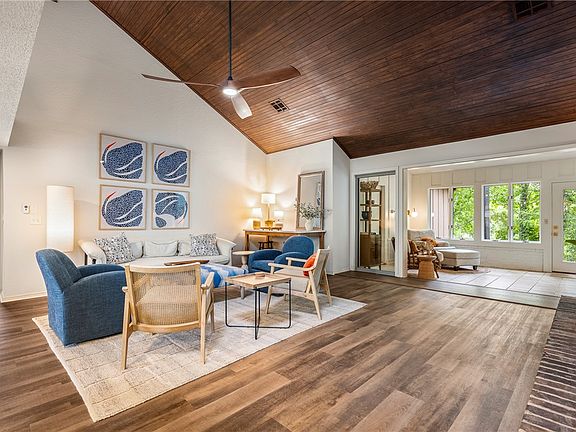 5th image of 55 Dogwood Dr