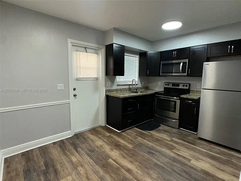 3720 NE 22nd Ave #11 — Photo 7