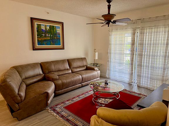2nd image of 3018 Alcazar Pl APT 101
