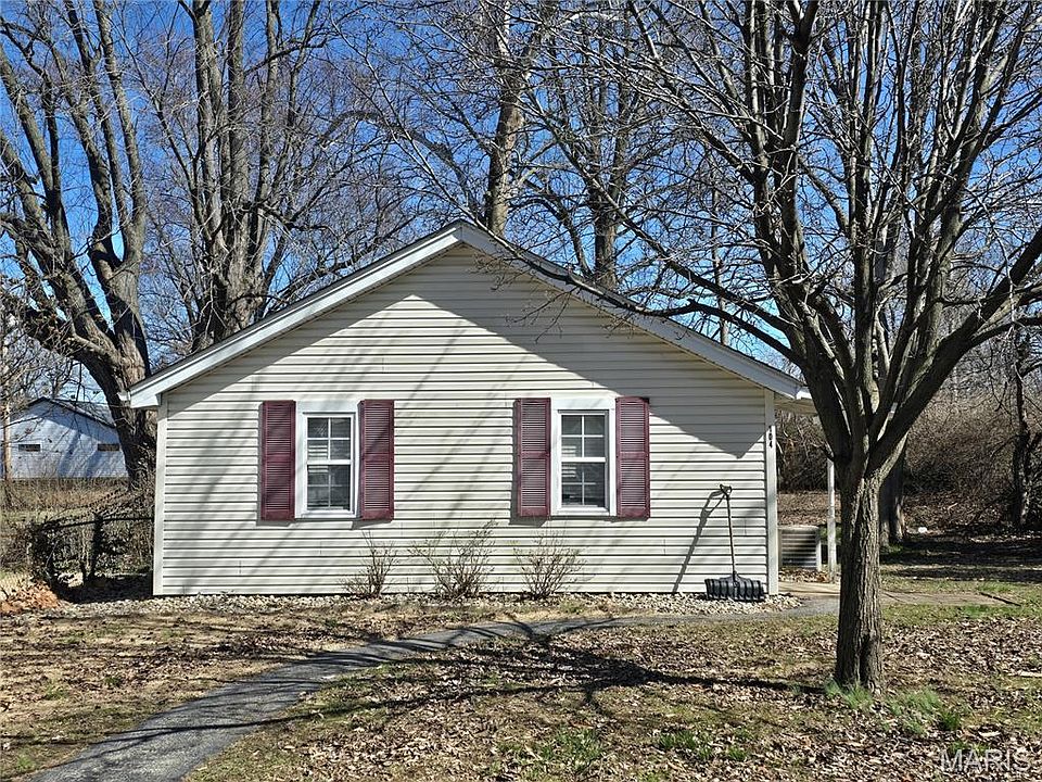 2nd image of 104 Homestead Ave