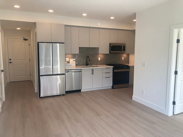 3528 146a St #514 — Photo 9