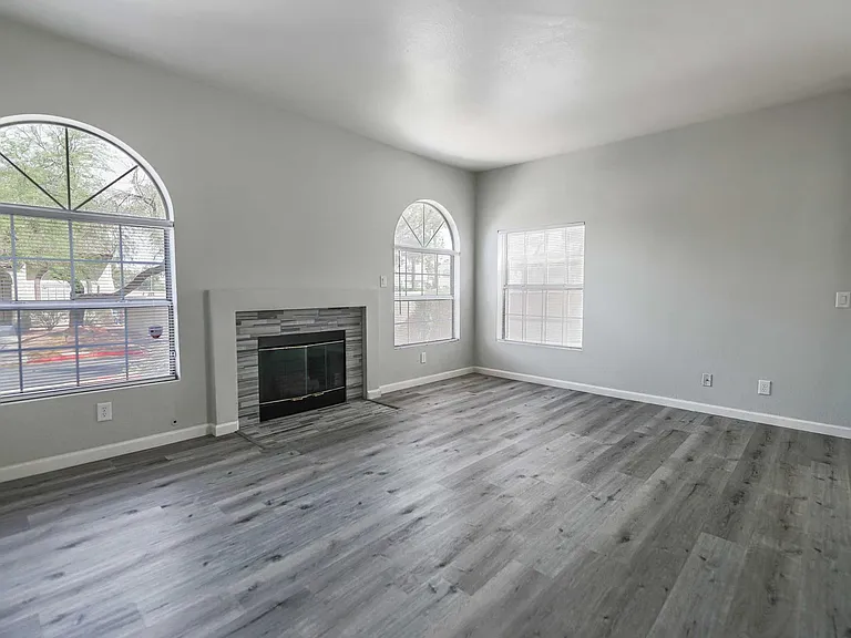 2601 Autumn Blaze Ave — Photo 4