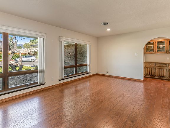 4th image of 9315 Galaxia Way NE