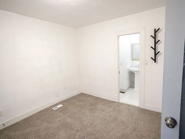 3228 Argonne Ave — Photo 14