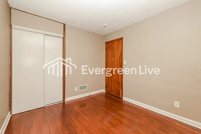 84 Carson Ave — Photo 14