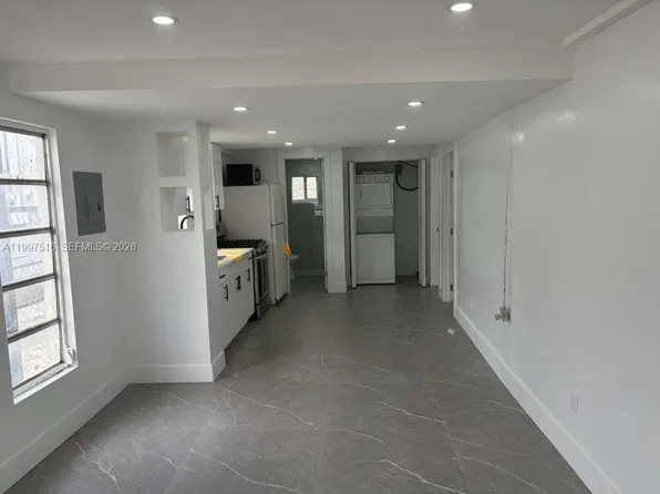 1011 SW 5th St #1, Miami, FL 33130