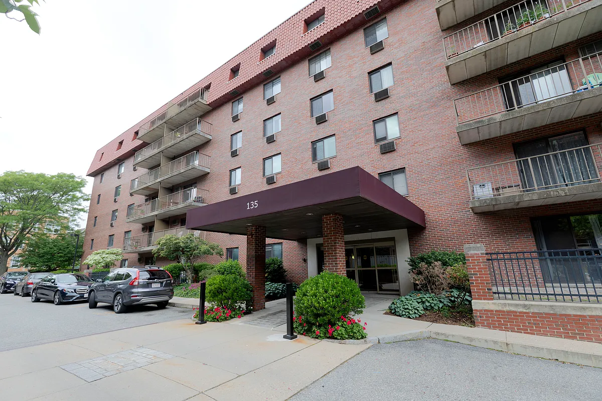 Building Photo - 135 Pleasant St #508