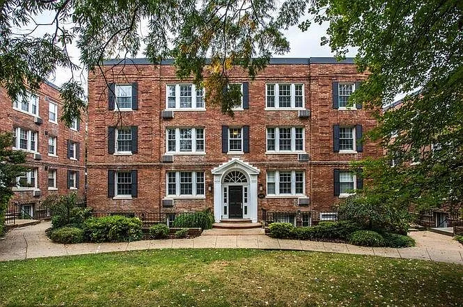 4481 Macarthur Blvd NW #301