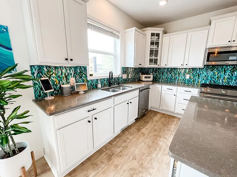 6480 Carriage Way — Photo 7