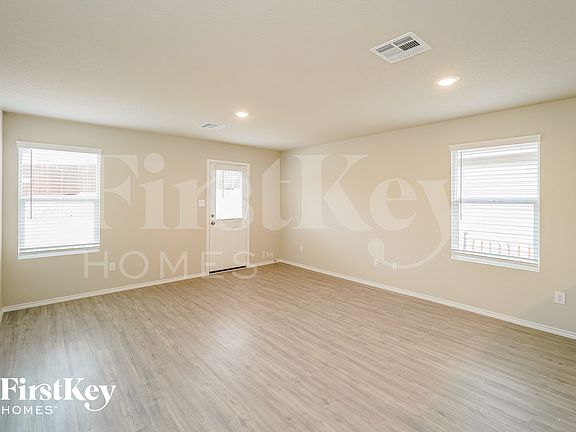 3rd image of 13115 Rosemary Cv