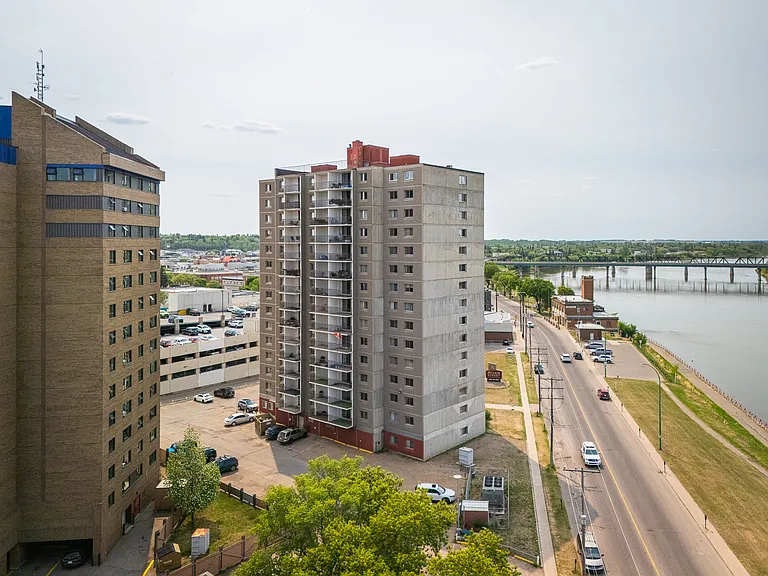 33 River St W — Photo 11