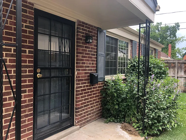 784 Elm St — Photo 1