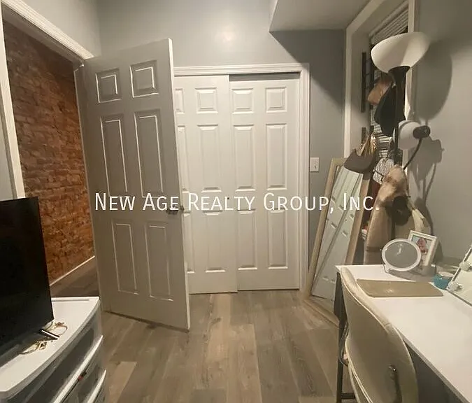 1717 Fontain St — Photo 5