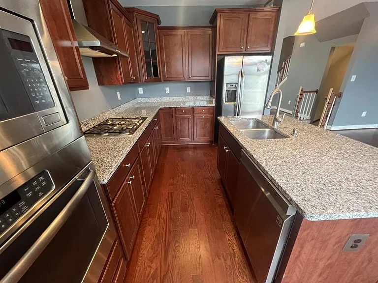 2101 Saint Josephs Dr — Photo 10