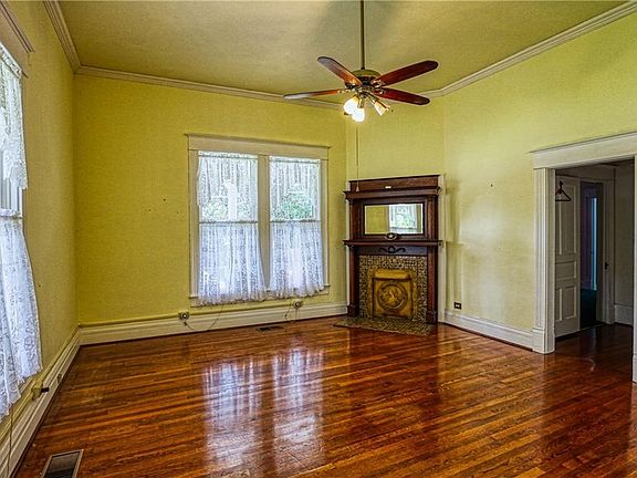 4th image of 414 N Avenue Q