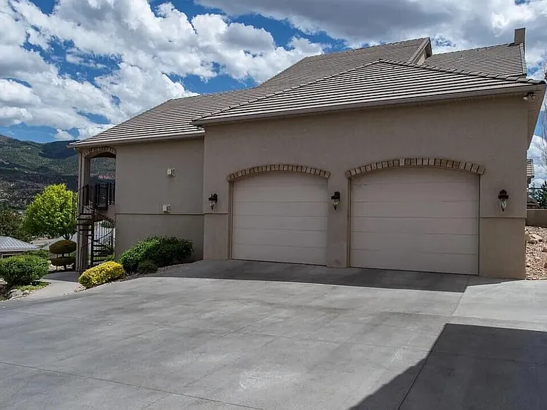 940 S Ridge Rd — Photo 3