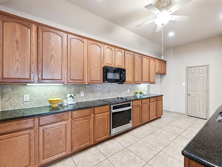 7586 Saint Stephens Sq — Photo 7