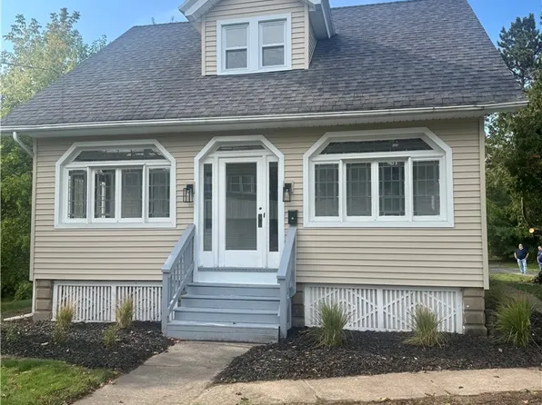 140 Stone Rd, Rochester, NY 14616