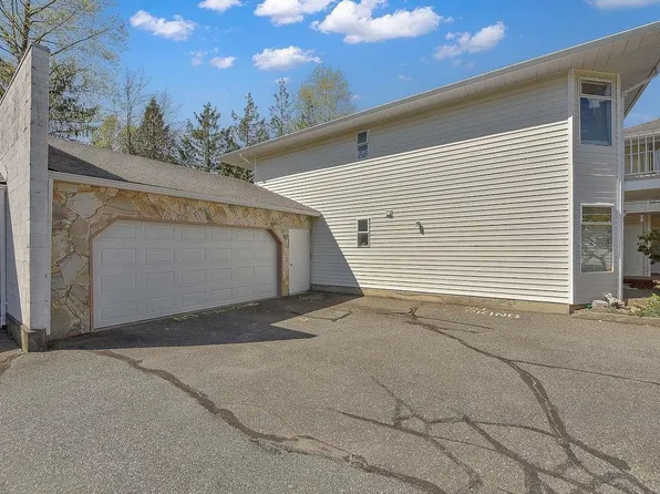 7156 121st St #204, Surrey, BC V3W 0J6