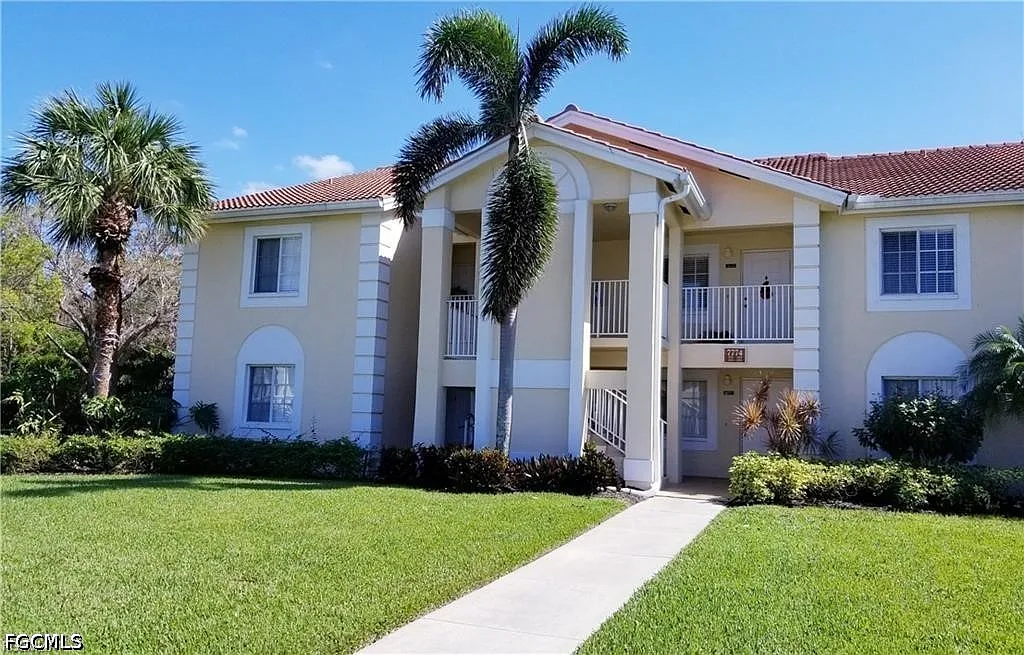 3 bed, 2.0 bath, 1299 sqft, $5,500 — Photo 1