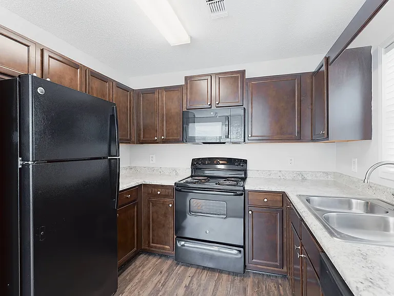Cambridge Park Apartments — Photo 93