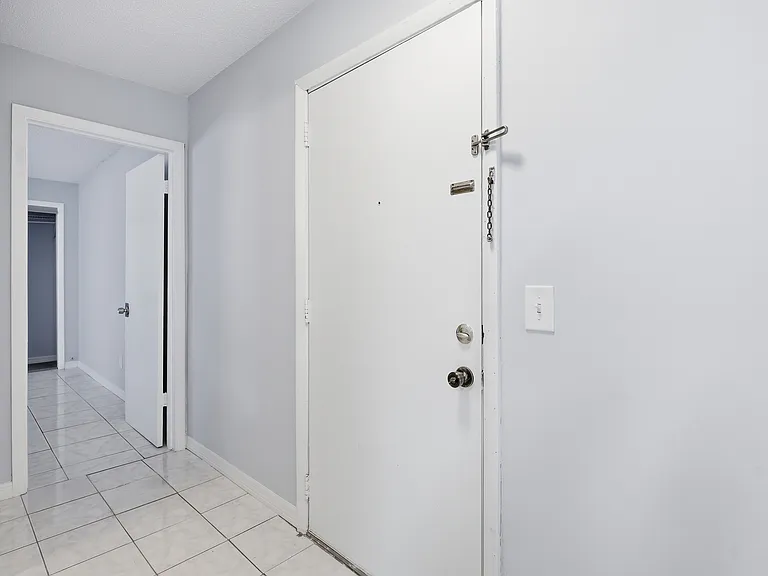 3801 N Oak Dr #A72 — Photo 8