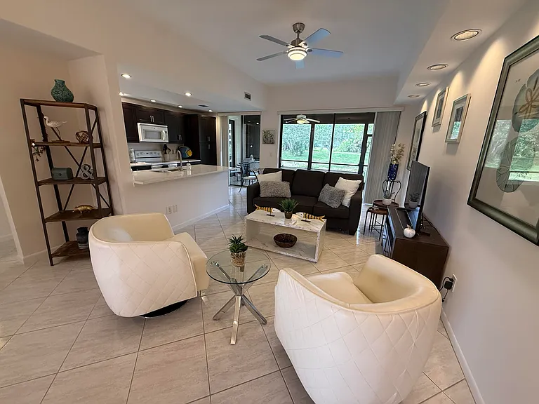 7472 La Paz Blvd #102 — Photo 5