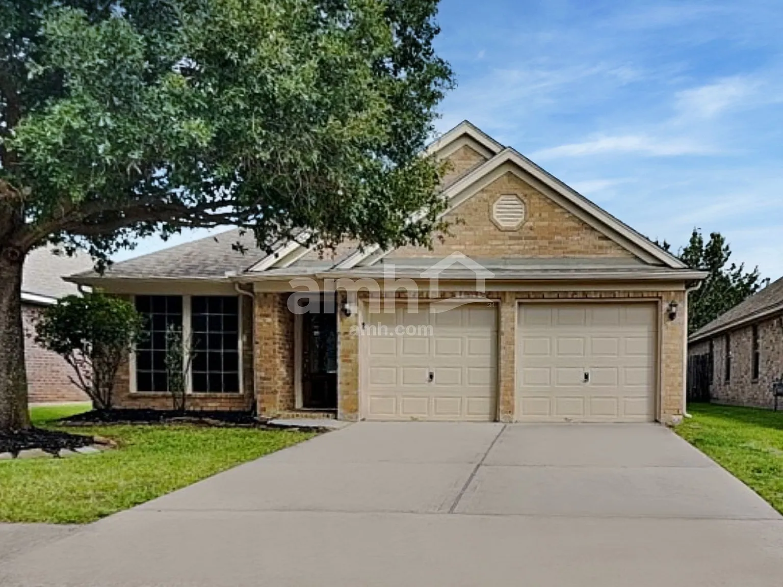 4 bed, 2.0 bath, 2204 sqft, $2,265 — Photo 1