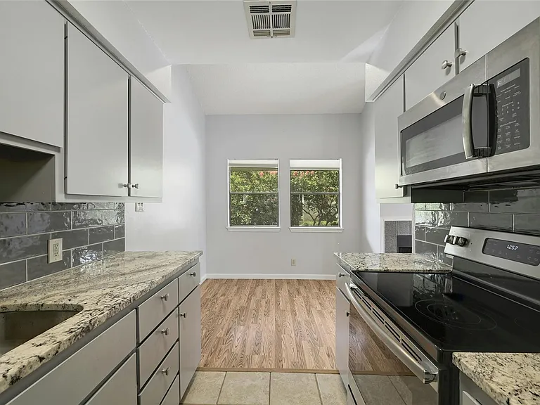 9226 Jollyville Rd #221 — Photo 10
