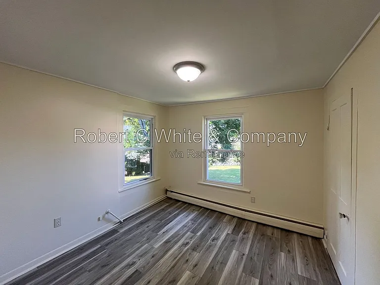345 W Thames St #2 — Photo 7