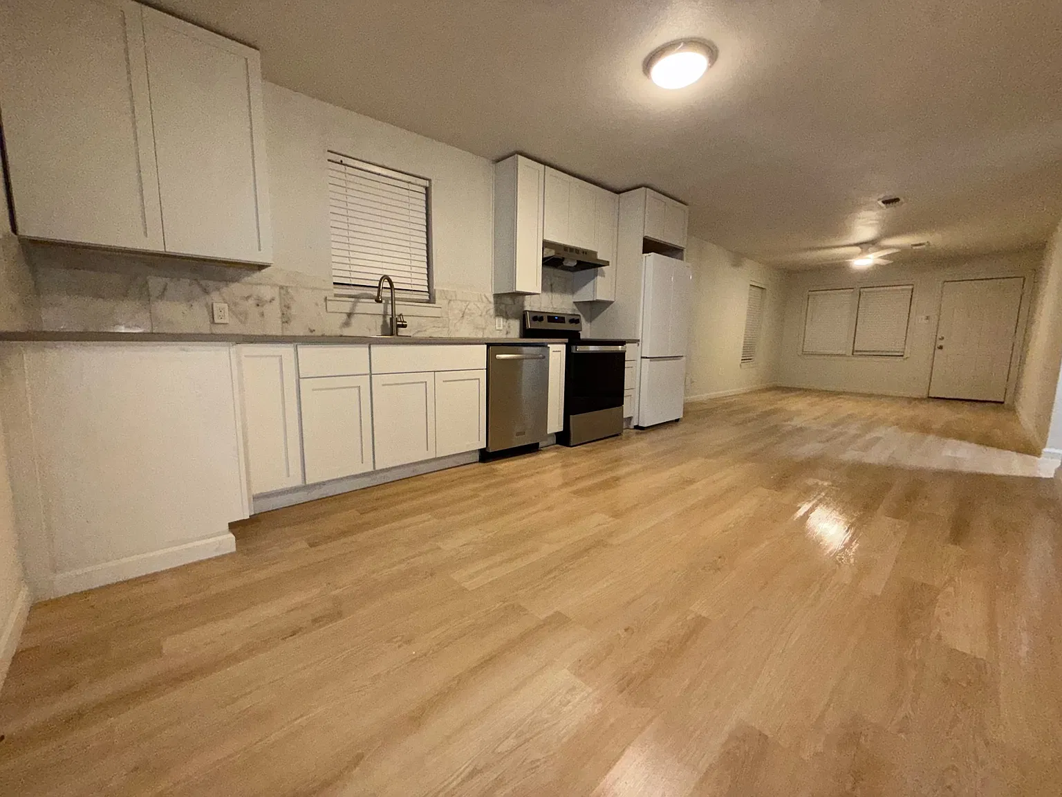 1006 W Owing Street — Photo 4