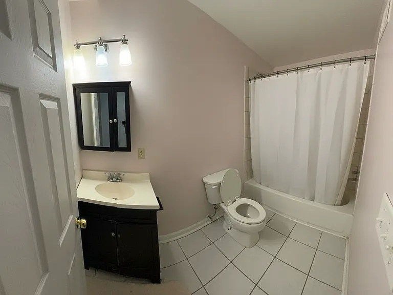 1328 W Lombard St — Photo 28
