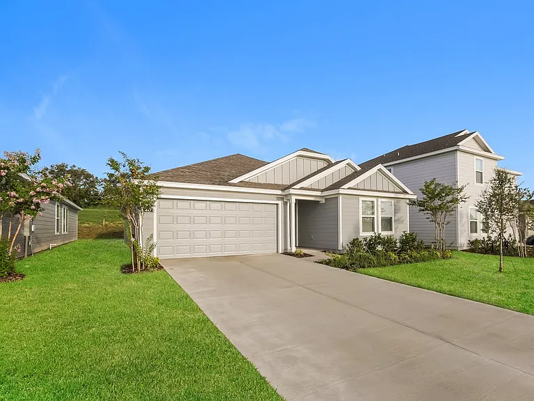 447 Artemis St — Photo 3