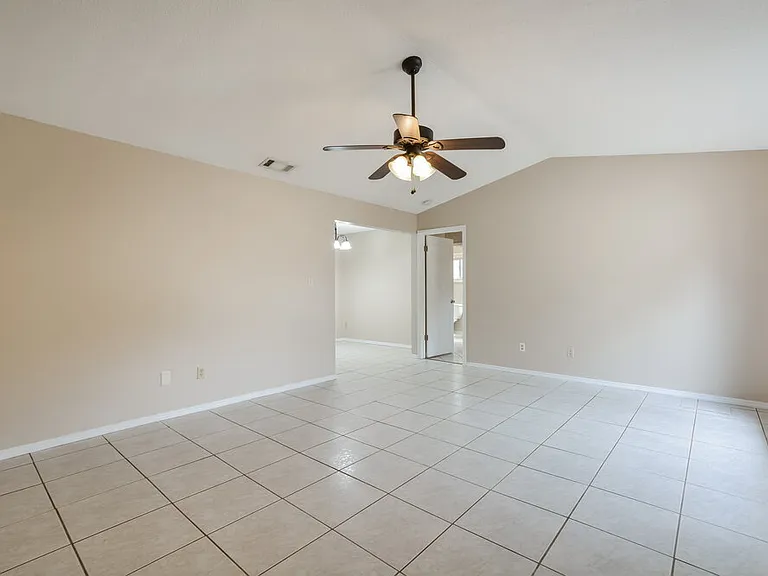 2726 Carlisle Ave — Photo 4