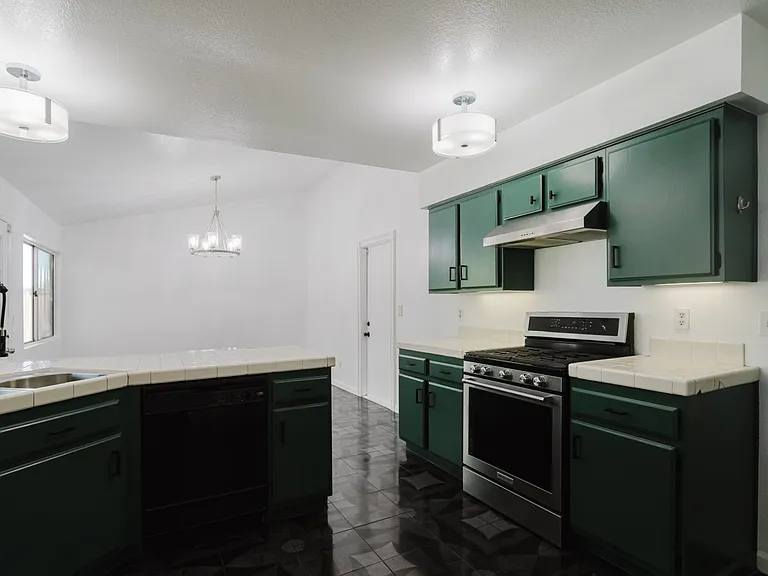 37347 Waterman Ave — Photo 13