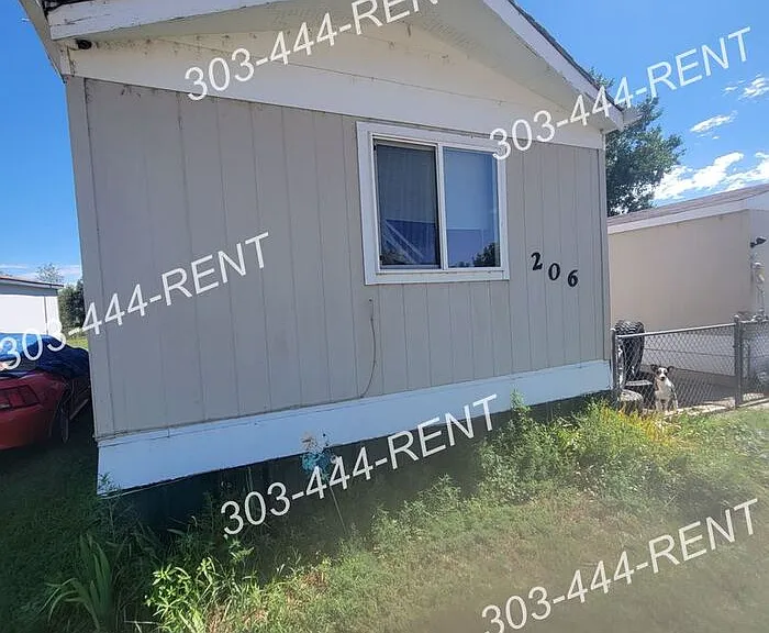 206 Crest Dr — Photo 1