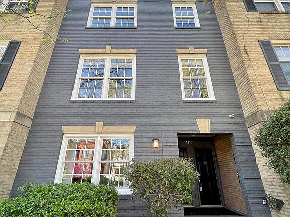 2nd image of 1117 G St SE