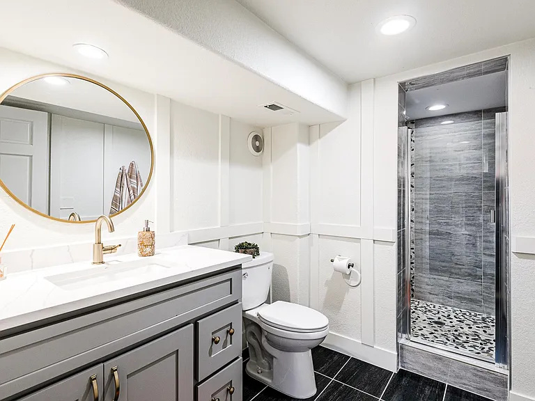 2345 S Corona St — Photo 15