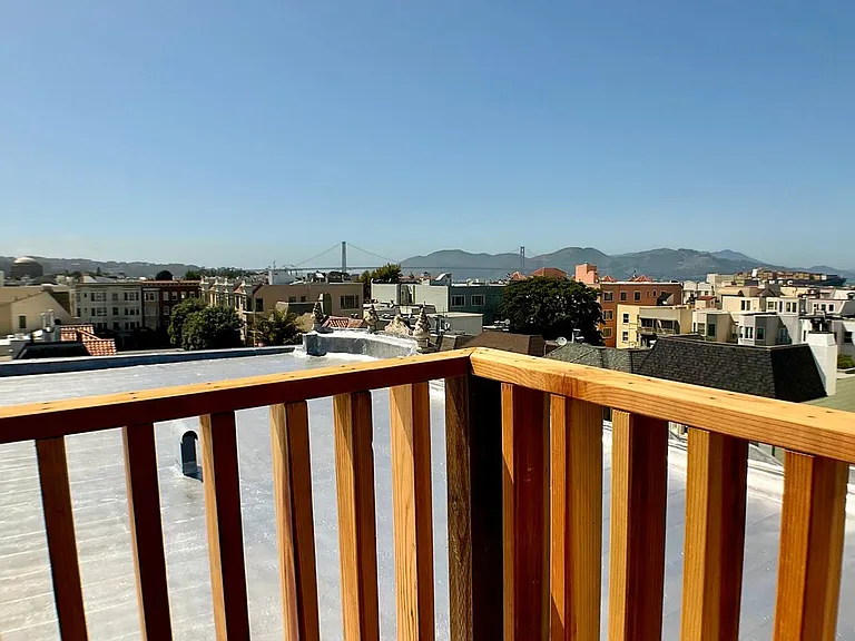 1601 Beach St #201 — Photo 17
