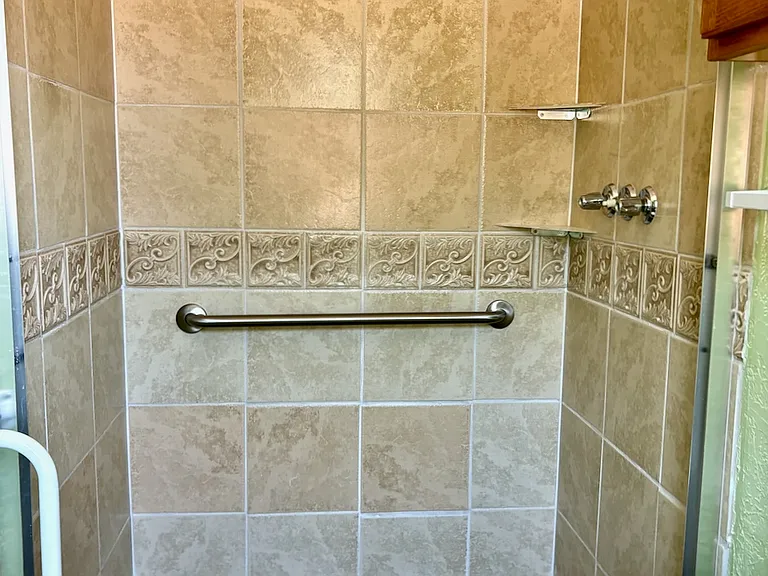1721 Utah St NE — Photo 15