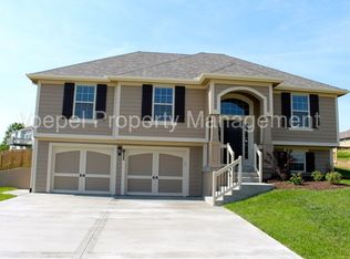 811 Stonecrest Dr, Kearney, MO 64060