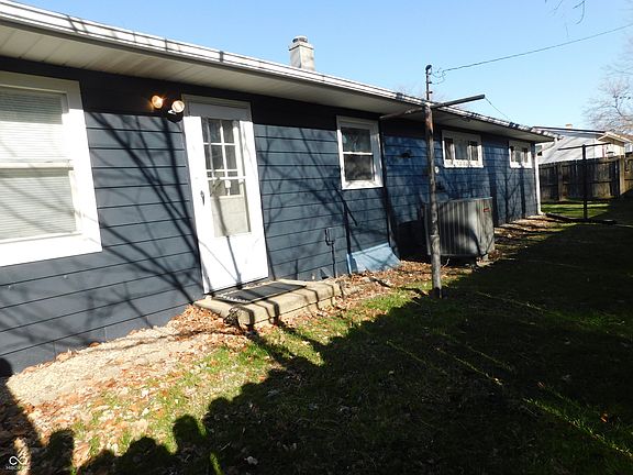 5th image of 6 E Park Ln